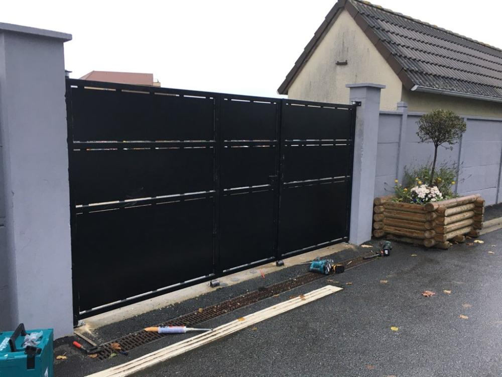 portail fer forgé après